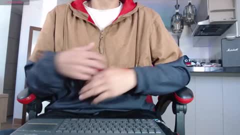 hot_twinks83 online show from October 23, 1:25 pm