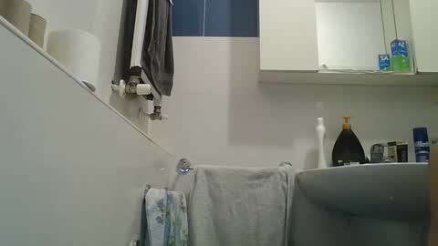 hotandwild2003 online show from February 25, 11:17 pm