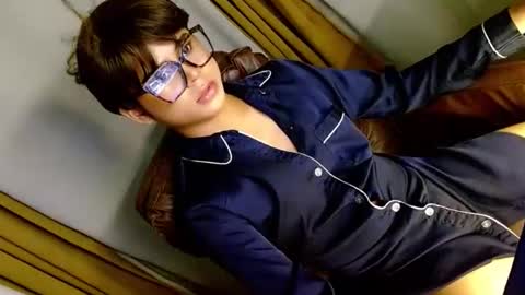 hotasian_ online show from April 19, 7:38 pm