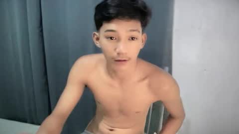 hotasian_jerome online show from February 26, 6:37 am
