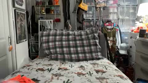 hotstuff775616 online show from December 3, 4:18 am