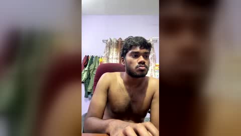 hottamilguy01 online show from April 15, 10:26 am