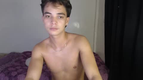 hottiespydie online show from January 13, 8:46 pm