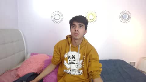 hottiie_guy online show from November 25, 6:43 pm