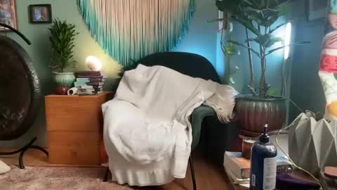 hugedickyogi online show from March 31, 7:15 pm