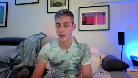 Hugo online show from December 5, 9:22 pm