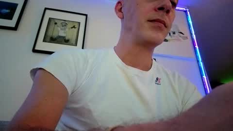 Hugo online show from November 7, 10:35 pm