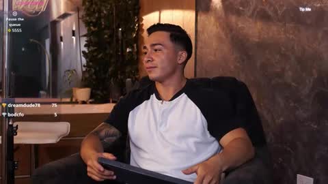 hunk_ryan online show from November 27, 3:49 pm