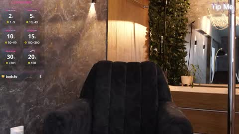 hunk_ryan online show from December 5, 2:02 pm