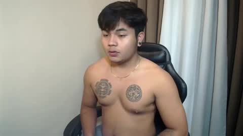 hunkyzeus online show from May 18, 3:49 pm