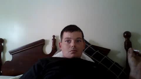 huntdog1221 online show from June 25, 7:18 pm