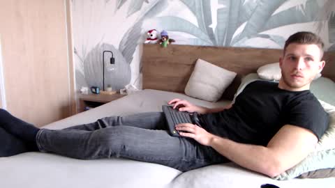 Hunter Bridges online show from December 30, 10:43 am