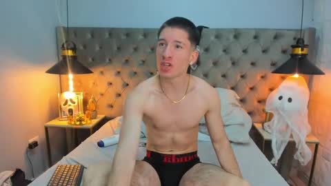 hunterheat_ online show from October 4, 8:13 pm