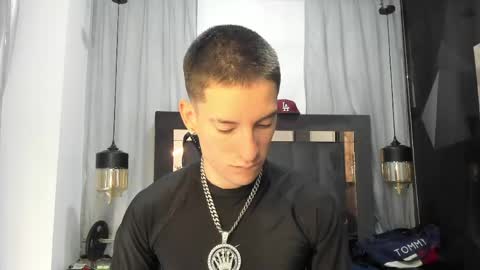 hunterheat_ online show from April 15, 1:55 pm