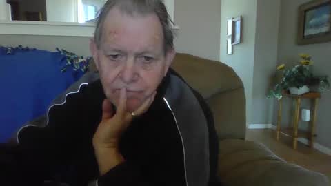 Snapshot of hvl13 chatting on February 21, 9:43 pm hvl13 online show from February 21, 9:43 pm