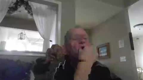 Snapshot of hvl13 chatting on December 27, 11:21 pm hvl13 online show from December 27, 11:21 pm