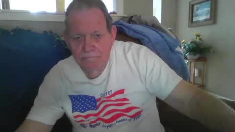 Snapshot of hvl13 chatting on January 7, 10:08 pm hvl13 online show from January 7, 10:08 pm