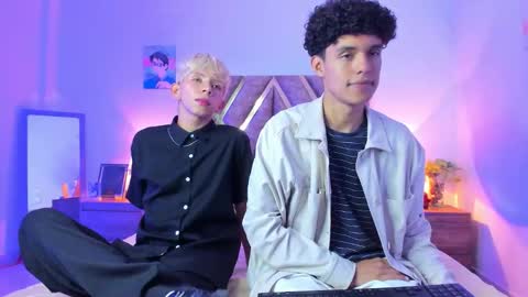 Son Hyunjin online show from February 15, 4:37 pm