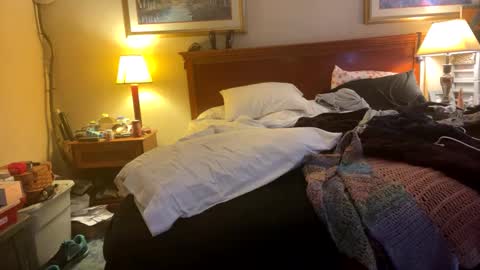 i1nt2fuk online show from September 8, 9:14 pm