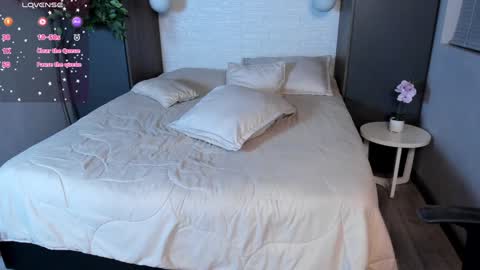 Ian Davis online show from December 12, 11:58 pm