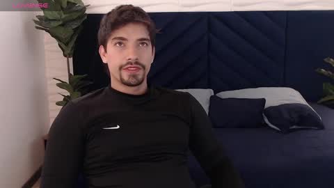 Ian Davis online show from January 9, 8:44 pm