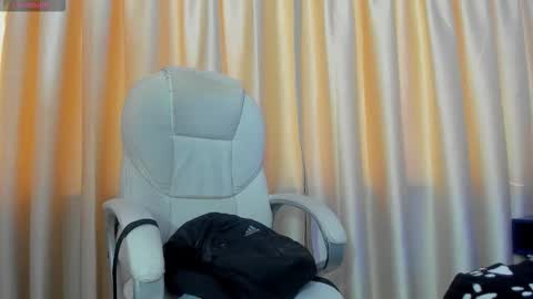 ian  online show from October 6, 11:26 am