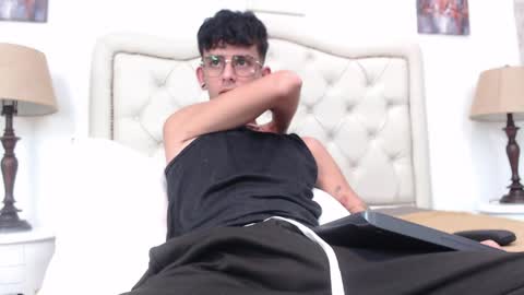 ibratxandy online show from April 1, 1:41 pm