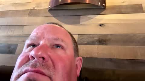 icanmakeyousquirt69 online show from May 11, 7:22 pm