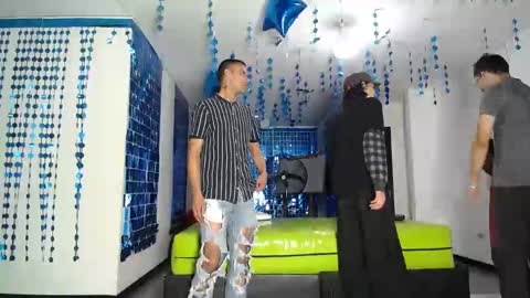 THOMAS AND DAMIAND online show from March 1, 12:45 pm