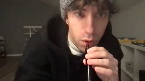 Snapshot of icyninesix chatting on December 15, 9:53 pm icyninesix online show from December 15, 9:53 pm