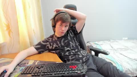 iliaskris online show from March 31, 1:57 pm