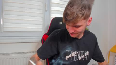 Snapshot of illusions888 chatting on December 15, 11:34 am D-Illusion online show from December 15, 11:34 am