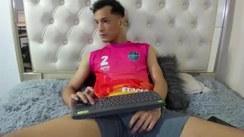IM MAXPASSION online show from October 19, 11:35 am