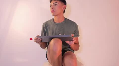 im_sebaslopez online show from January 31, 9:37 pm