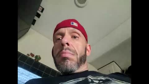 incrediblejmo3 online show from April 3, 5:21 pm