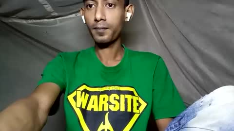 interne8famous online show from November 9, 4:00 pm