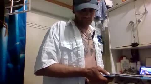 Snapshot of ipleaseherfromdaback chatting on October 5, 8:40 am BillyAllen online show from October 5, 8:40 am