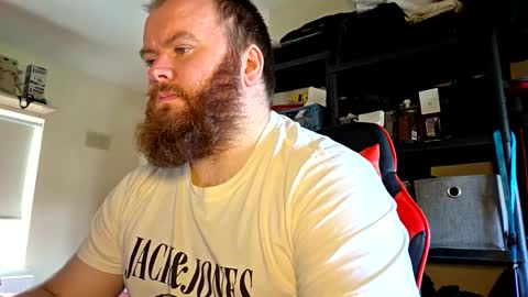 twitter theirishman205 online show from October 31, 1:47 pm