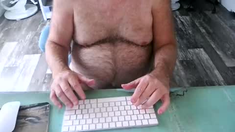 Snapshot of irishdudeloveoib chatting on October 25, 3:14 pm Irishdudelove online show from October 25, 3:14 pm