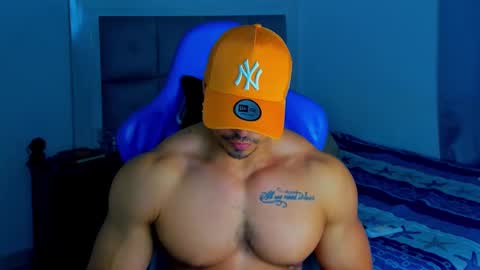 Snapshot of iron_coleman chatting on February 16, 8:33 pm Iron online show from February 16, 8:33 pm