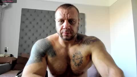 Snapshot of ironhulk22 chatting on September 29, 8:35 am ironhulk22 online show from September 29, 8:35 am