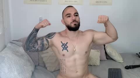 Snapshot of isaac_carter chatting on October 17, 11:36 am Isaac carter online show from October 17, 11:36 am
