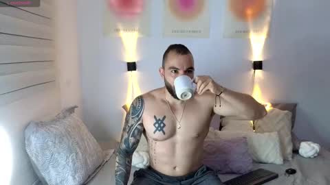 Snapshot of isaac_carter chatting on March 12, 10:48 am Isaac carter online show from March 12, 10:48 am