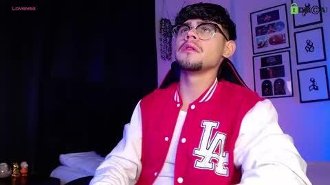 Isaac Saenz. online show from December 4, 12:28 am