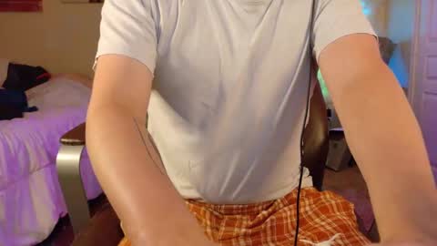 Snapshot of isaac_sheffield chatting on September 14, 3:25 pm isaac online show from September 14, 3:25 pm