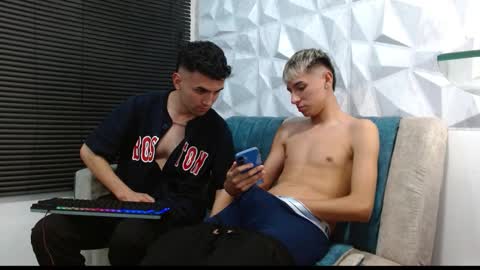 Snapshot of isaac_tan chatting on September 25, 2:43 am Isaac tan online show from September 25, 2:43 am