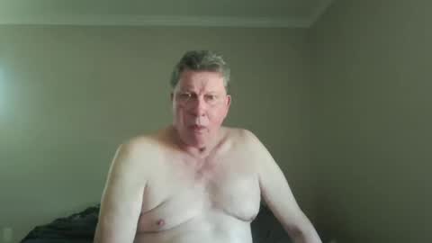 island625103 online show from October 23, 8:23 pm