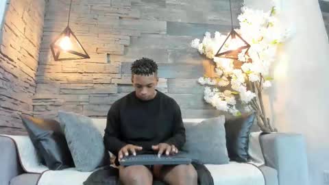 Italo Moore online show from October 1, 11:47 am