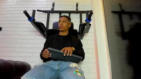 Italo Moore online show from November 12, 11:16 am