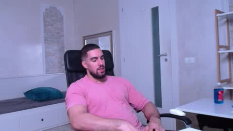 IvanHydee online show from September 13, 4:46 am